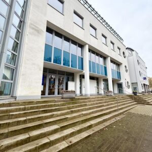 Erstbezug nach Sanierung: Penthouse mit Blick in die Sieker Schweiz