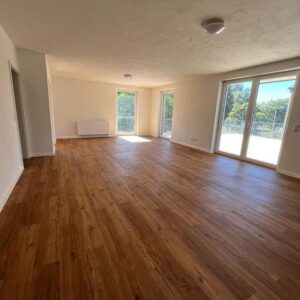 Exklusive, kernsanierte 4-Zimmer-Wohnung mit 40m²-großen Dachterrasse in ruhiger Lage in Selb