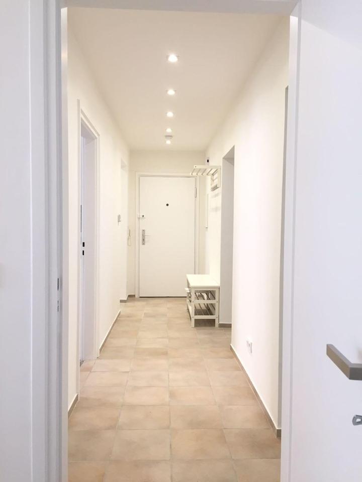 Ab SOFORT - Paar oder 2er WG -Neue helle Luxus Wohnung mit Terrasse, Alpenblick, vollmöbliert – Bild 3