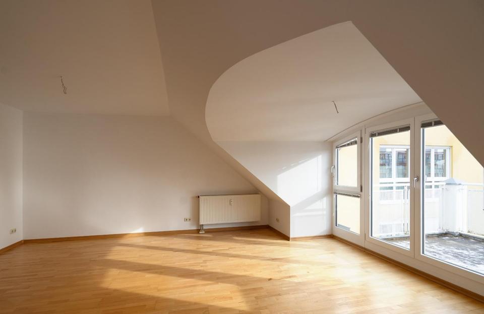 3 Zimmer Dachgeschosswohnung mit Sonnenterrasse – Bild 2
