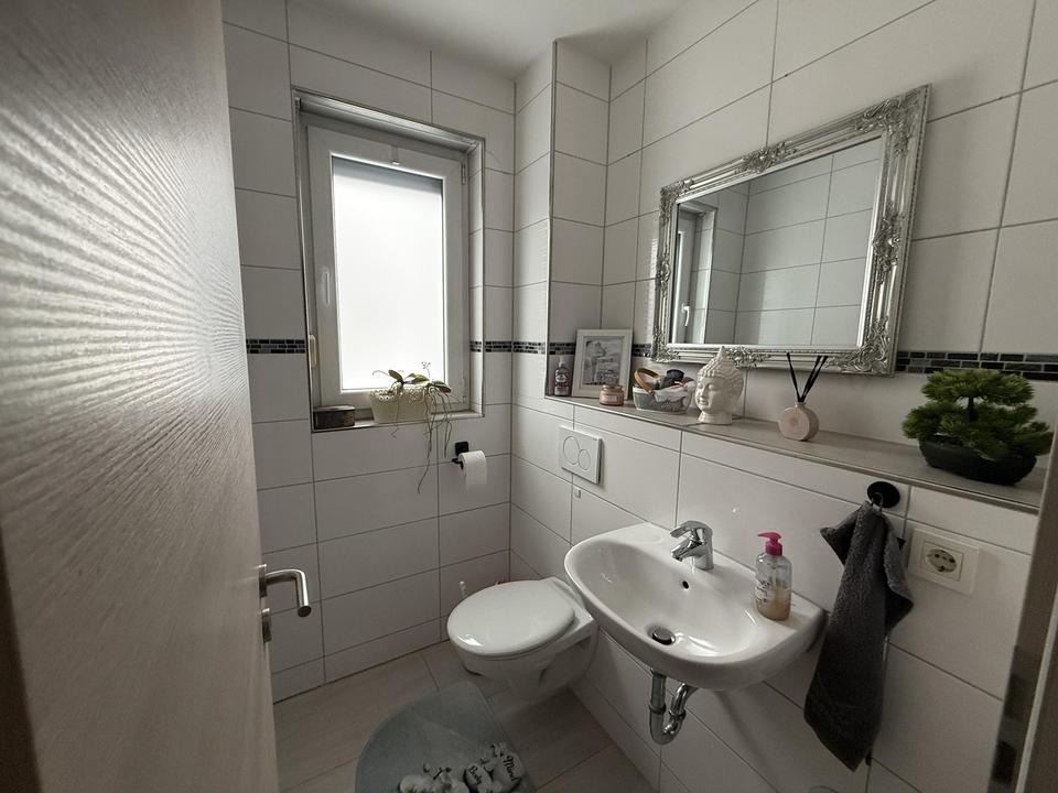 *Neuwertig & Zentral*: Geräumige 4-Zi.-Wohnung mit Garten im EG – Bild 15