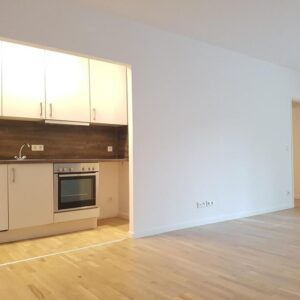 Helle Singelwohnung mit großem Balkon