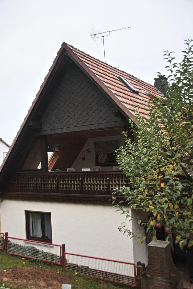 Großzügiges 2- Parteienhaus – Bild 2