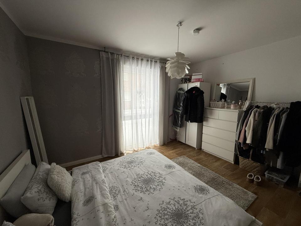 *Neuwertig & Zentral*: Geräumige 4-Zi.-Wohnung mit Garten im EG – Bild 9