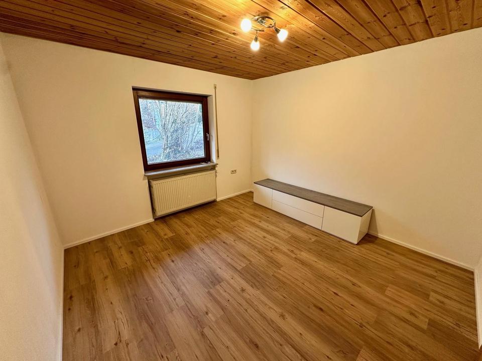 Spacious 150 m² Apartment with Stunning Green Views & Swabian Alb Panorama – Bild 6