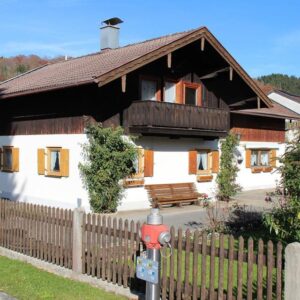 schönes Haus im Oberland