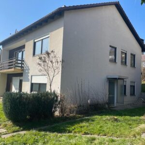 Gepflegtes Dreifamilienhaus in exklusiver Lage mit hervorragender Fernsicht - Bezugsfrei!