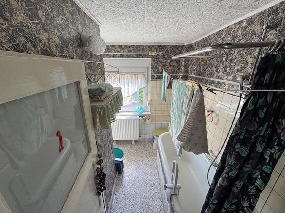 Reihenendhaus, unterkellert mit Nebengelass und Garten – Bild 13