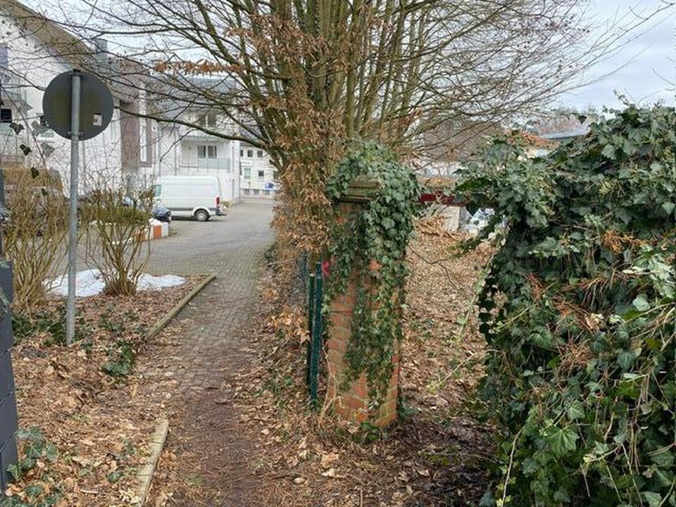 Doppelhaushälfte mit Doppelgarage und 2 Carports in zentraler Lage von Steinheim – Bild 11