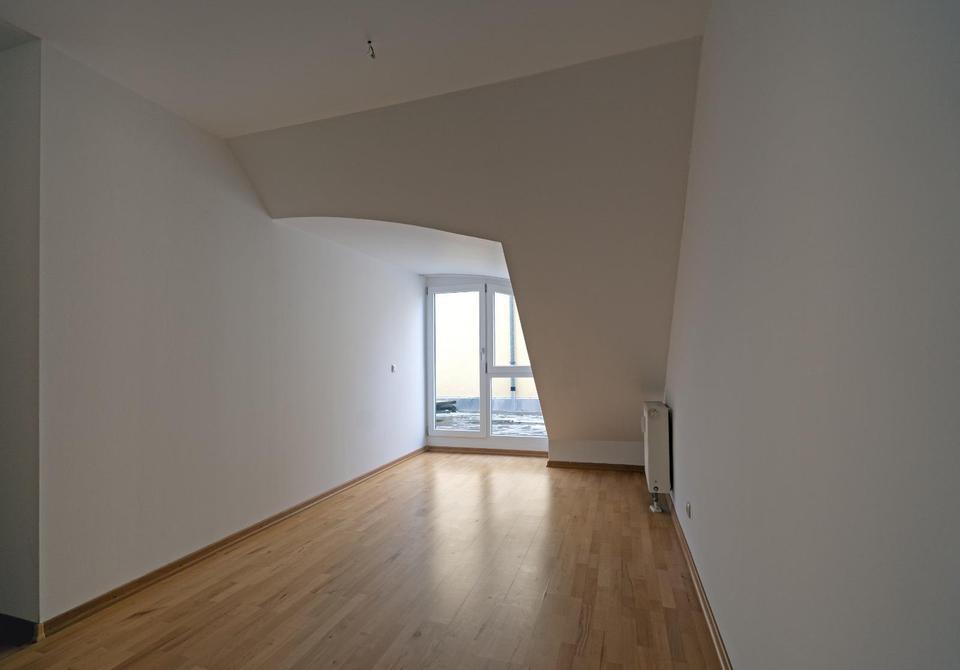3 Zimmer Dachgeschosswohnung mit Sonnenterrasse – Bild 4