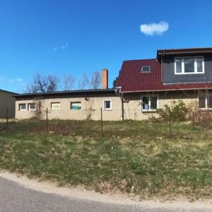 12 Zimmer | 164 m² | Doppelhaushälfte mit Entwicklungspotenzial nahe der Müritz- provisionsfrei