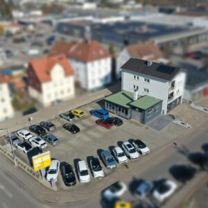 Gewerbe Immobilie mit zwei Familien Haus