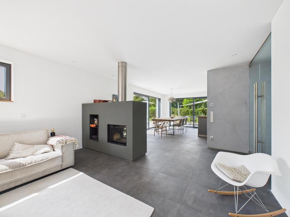 Modernes Einfamilienhaus am Waldrand - einfach einziehen! – Bild 6