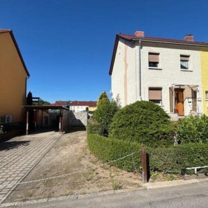 Reihenendhaus, unterkellert mit Nebengelass und Garten