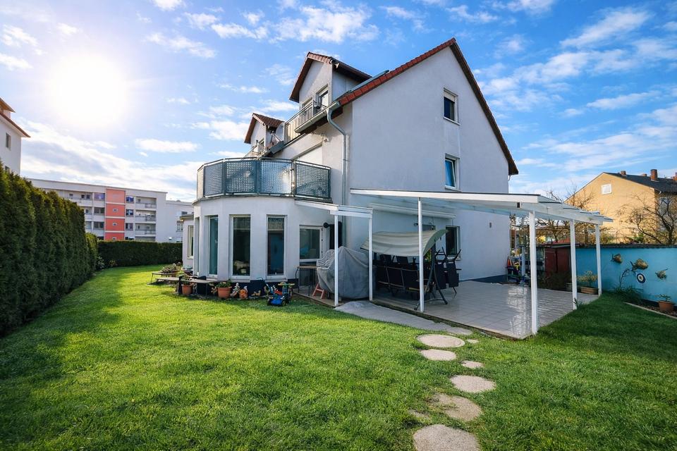 Moderne Doppelhaushälfte in ruhiger Lage