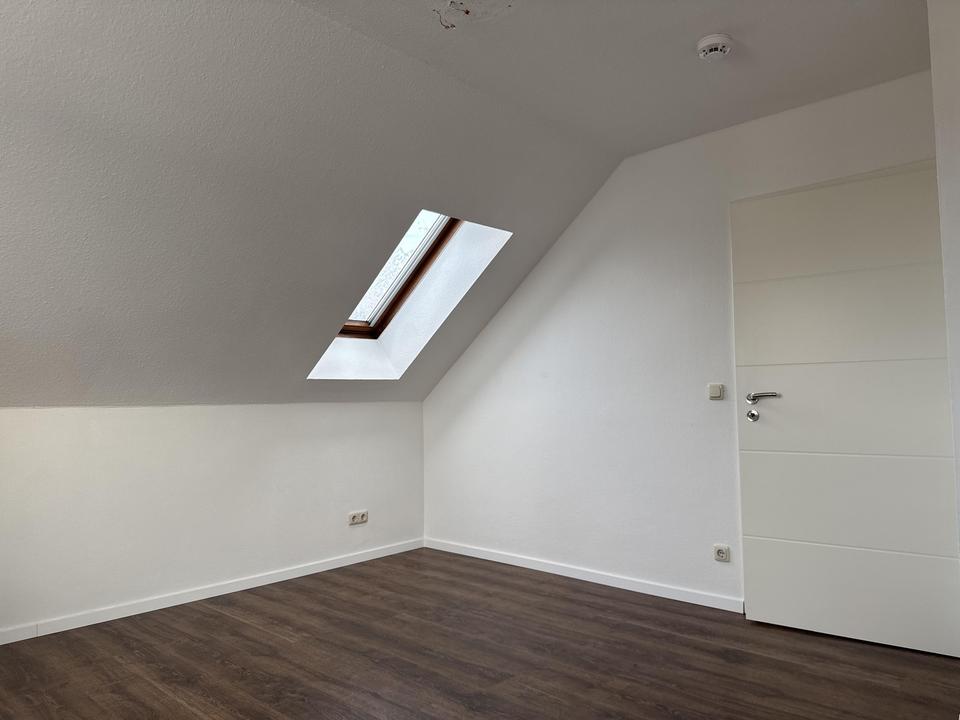 3 Zimmer Maisonette Wohnung 74qm + 24qm offener Galerie 2 Balkonen, TG & Stellplatz – Bild 11