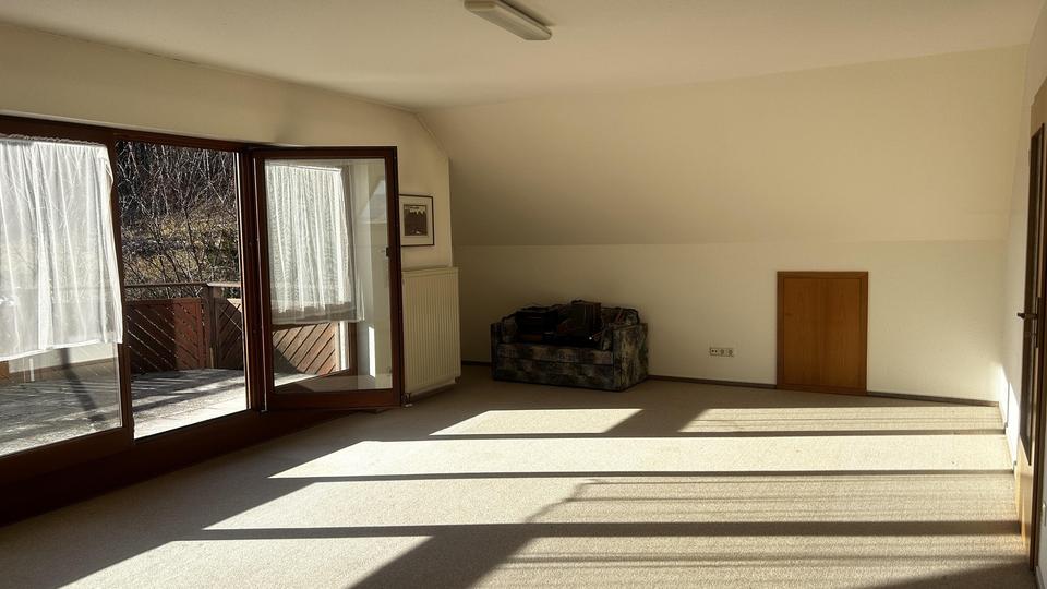 Haus mit viel Licht, Platz und Aussicht. Auch als Generationenhaus oder mit Praxis geeignet. – Bild 8