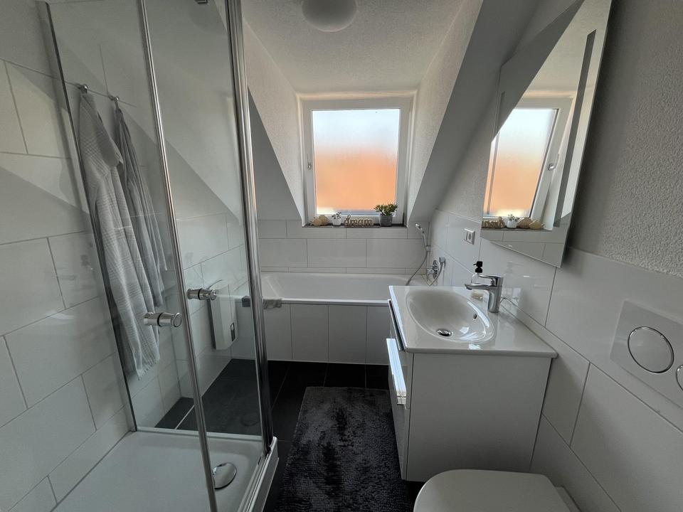 Stilvolle Maisonette-Wohnung mit Panorama-Flair – Wohnen auf zwei Ebenen – Bild 11