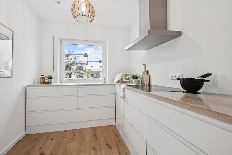 Sofort bezugsfrei: Helle 3 ZKB-Wohnung mit 2 Balkonen, provisionsfrei und frisch renoviert – Bild 4