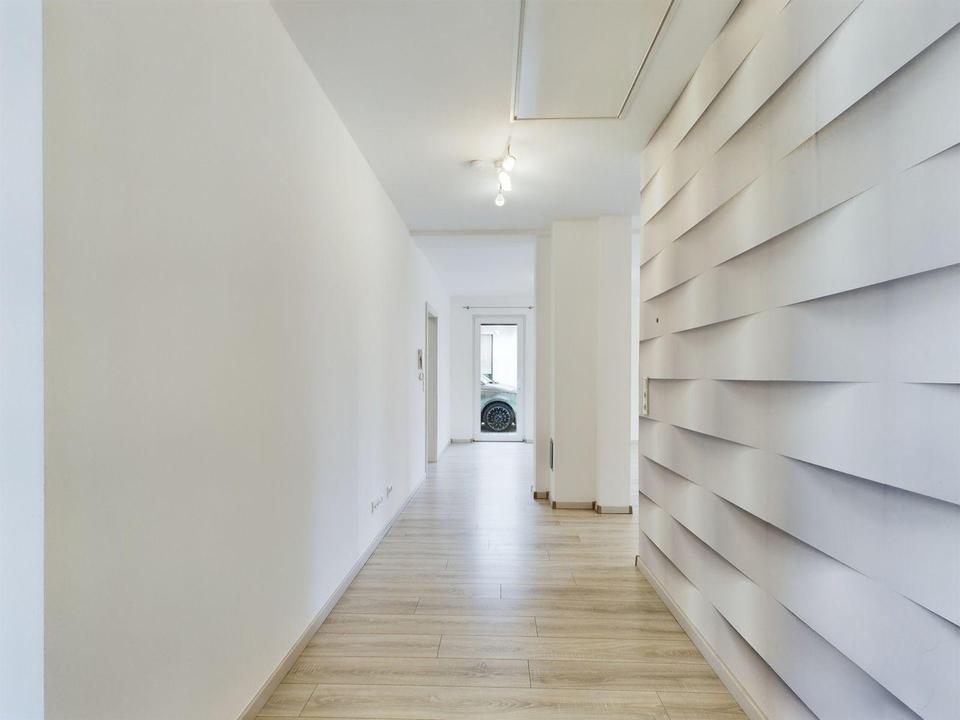 Modernes Einfamilienhaus in ruhiger Lage – viel Platz für die Familie – Bild 15