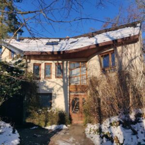 Exzellentes Haus im anthroposophischen Stil mit hochwertigen natürlichen Materialien gebaut