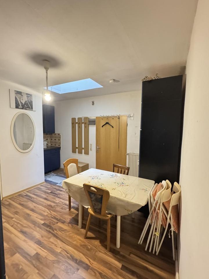 Möblierte und renovierte 2,5- Zimmerwohnung zu vermieten – Bild 9