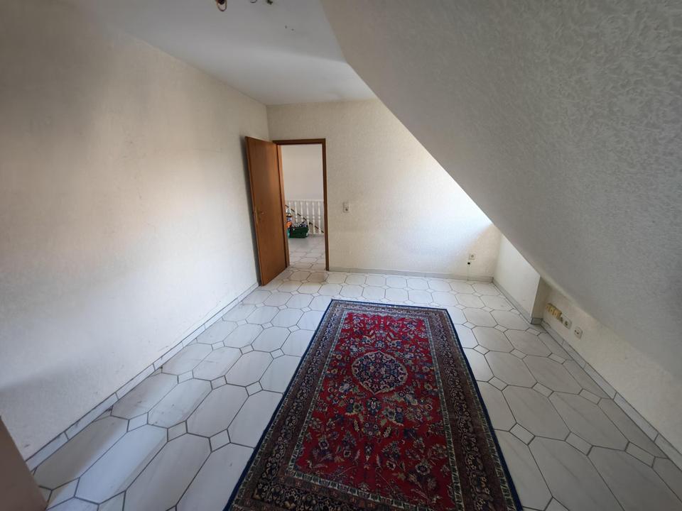 Ohne Käuferprovision: Raumwunder mit Einliegerwohnung & Doppelgarage – Bild 10