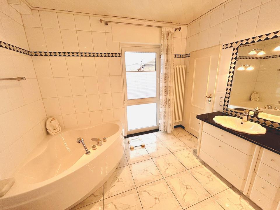 Stilvoller Winkelbungalow - auf sonnigem Grundstück - ohne Makler – Bild 25