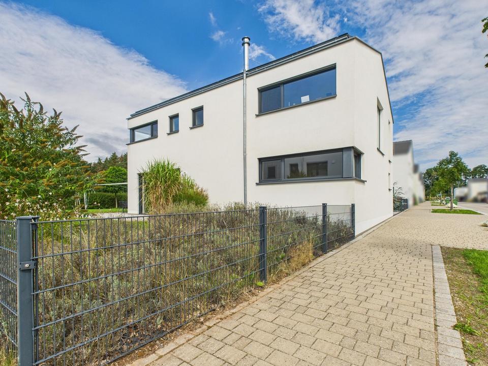 Modernes Einfamilienhaus am Waldrand - einfach einziehen! – Bild 3