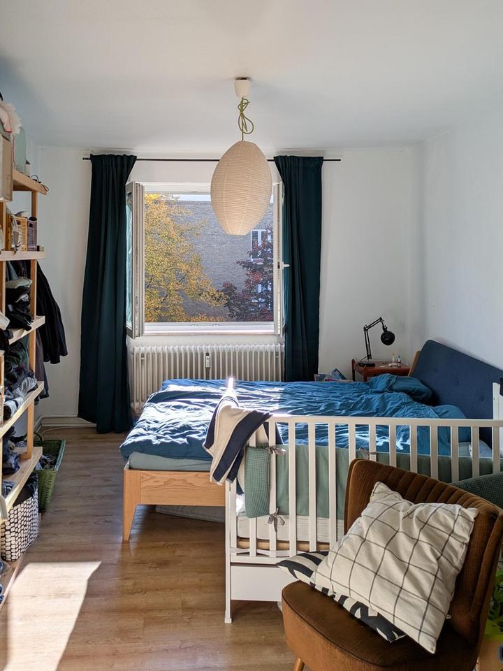 Gemütliche, und lichtverwöhnte 3 Zimmer Wohnung. Courtagefrei und großes Potenzial! – Bild 4