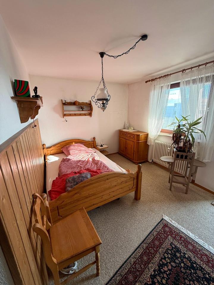 Großzügige 4-Zimmer-Wohnung mit Balkon und Garage im ruhigen Wohngebiet Reusch in Göppingen – Bild 12