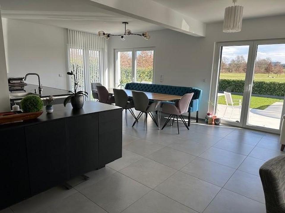 Stadtvilla mit Pool und Alpensicht, in einer ruhigen, attraktiven und Traumhaften Lage von Markdorf – Bild 8