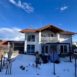 Modernes Einfamilienhaus mit Bergblick, Doppelgarage und Sauna