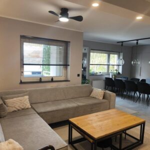 helle 2,5 / 3 Zimmer-Wohnung in Düsseldorf-Benrath großer Balkon & Grünfläche privat