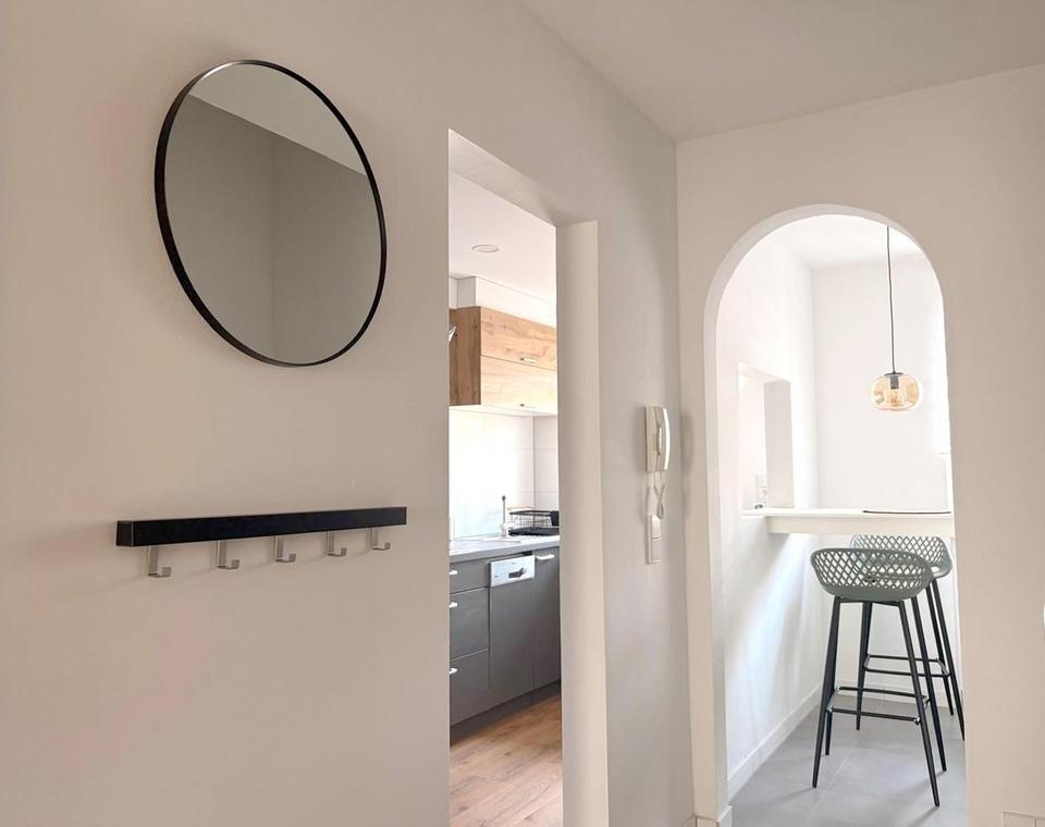 Moderne 3,5-Zimmer-Maisonette möbliert mit Heimkino, Wallbox & Klimaanlage – Bild 11