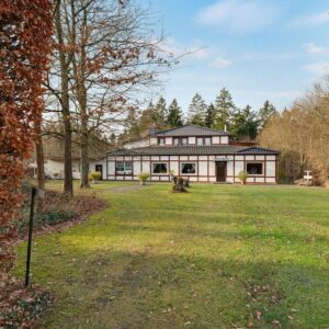 Großflächige Wohn-, Gewerbeimmobilie mit stabilem Pachtertrag auf ca. 4,38 ha - Campingplatz