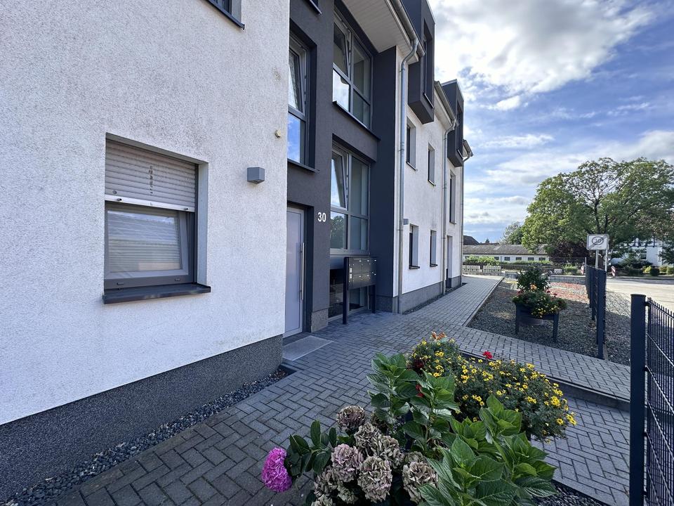 *Neuwertig & Zentral*: Geräumige 4-Zi.-Wohnung mit Garten im EG – Bild 27