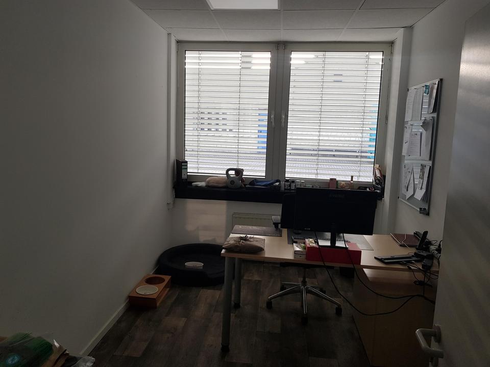 Flachdachhalle, Büros – Bild 13