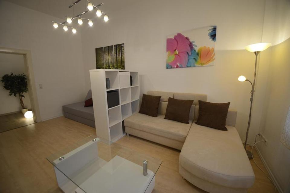 Modern möblierte Wohnung im Hochparterre einer kernsanierten Jugendstil-Villa. – Bild 2