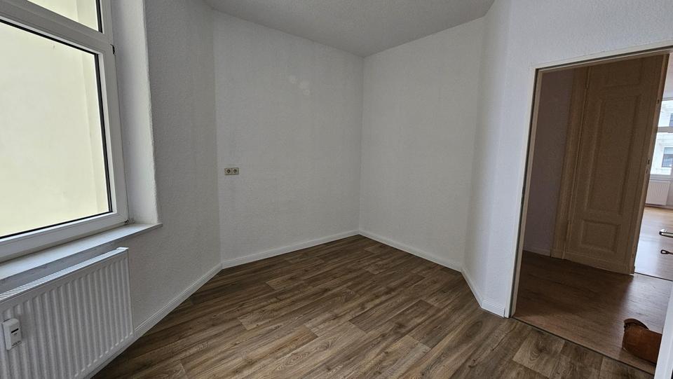 Großzügige 2,5-Zi Familienwohnung, große Wohn-Küche, zentrumsnah, sehr hell und freundlich, – Bild 9