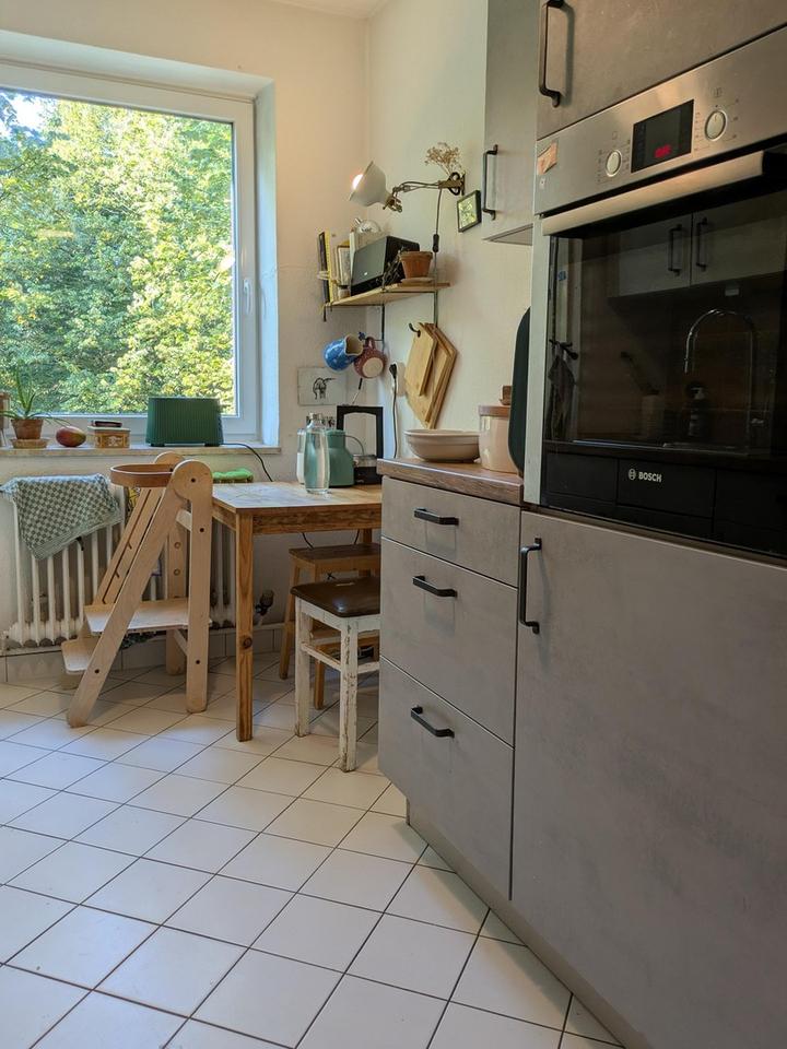 Gemütliche, und lichtverwöhnte 3 Zimmer Wohnung. Courtagefrei und großes Potenzial! – Bild 6