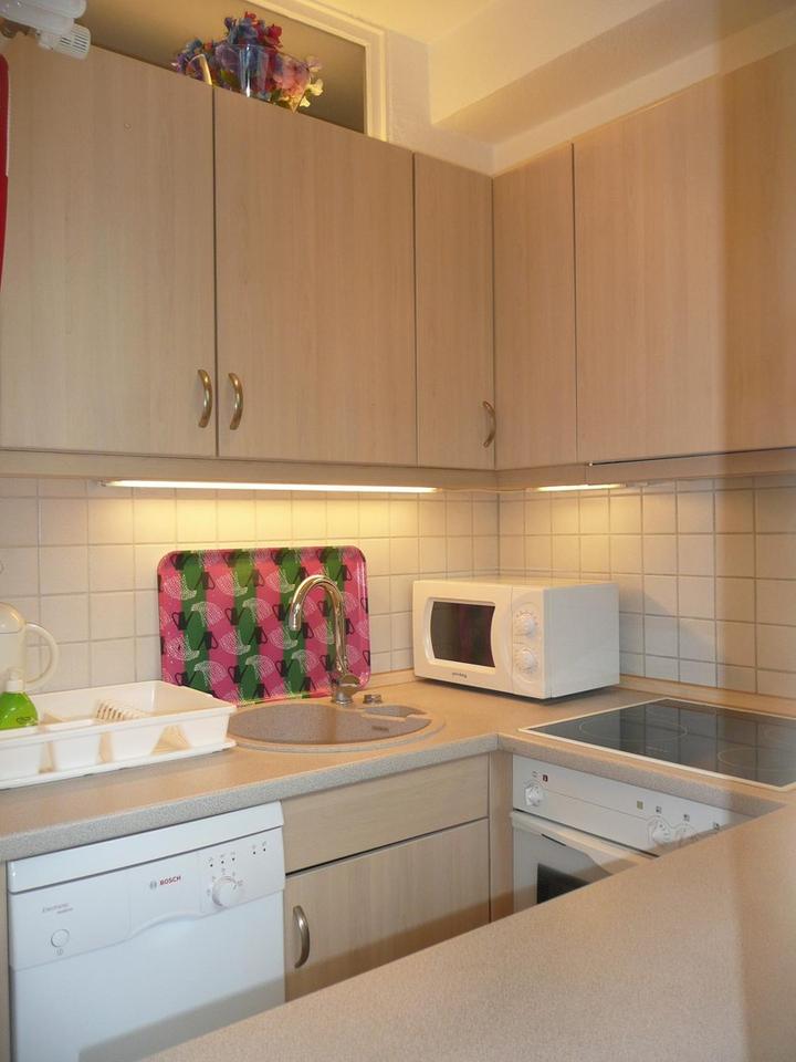 West-City Apartment * Nähe Kurfürstendamm + U7 * Südbalkon – Bild 6