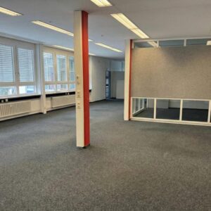 204 m² Bürofläche | klimatisiert & Parkplätze vor der Tür