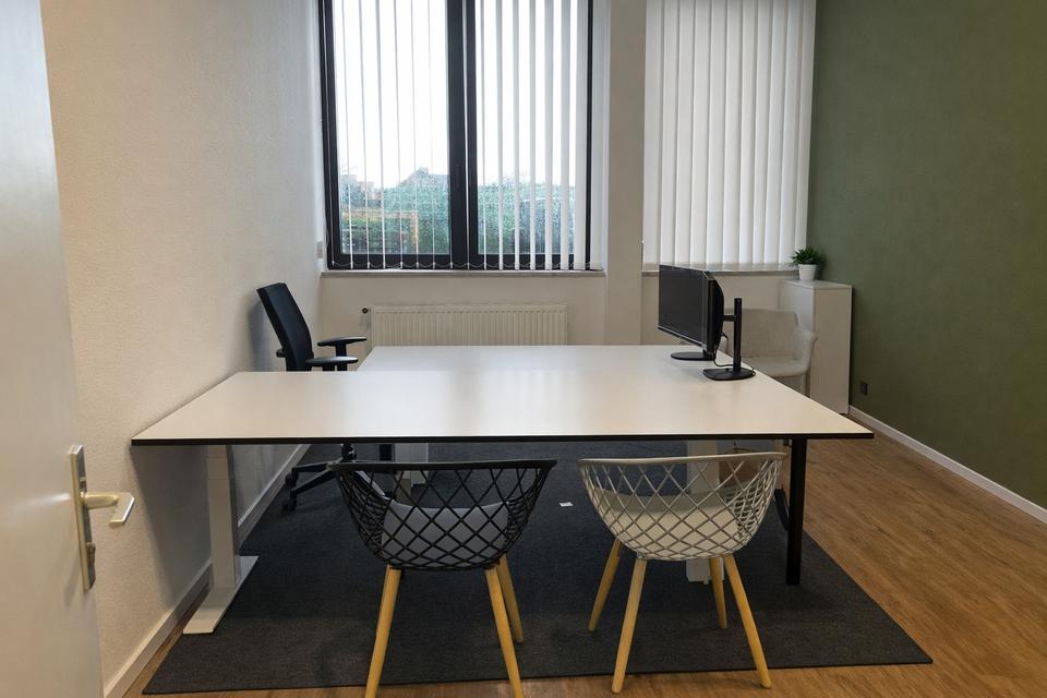 7800 qm Lager/Produktionshalle (teilbar) mit modernem Büro – Bild 9