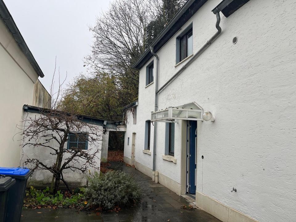 *PREISSENKUNG - PROVISIONSFREI* Sanierungsobjekt auf 776 m² Grundstück - oder Neubau nach Wunsch – Bild 2