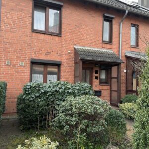 Großzügiges Reihenmittelhaus mit Kaminoption, Garage, Keller & Glasfaser in Kiel-Russee