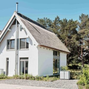 Provisionsfrei: Reetdach-Ferienhaus „Loddinperle“ in Loddin/Usedom – Sauna, A+, Wärmepumpe