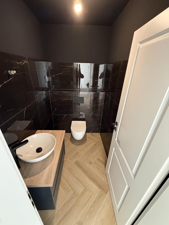 ***Renovierte Penthouse Eigentumswohnung 3,5 Zimmer 120 m2 Zentral Aufzug*** – Bild 18