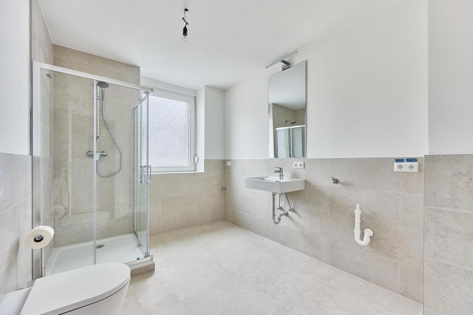 Sonnige 2,5-Zi.-Whg. in kernsaniertem Zustand mit sep. Küche und Fensterbad – Bild 10