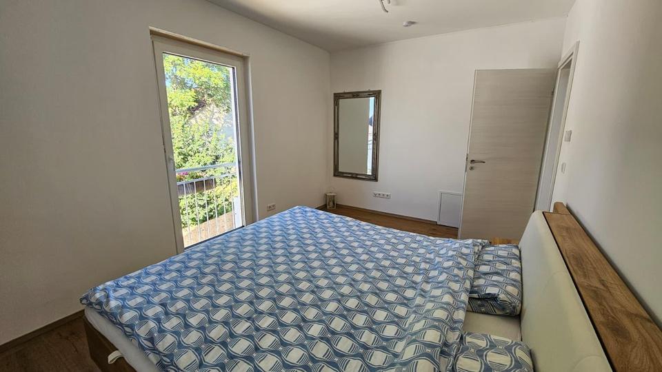 Neuwertige DHH mit Garage – Bild 9